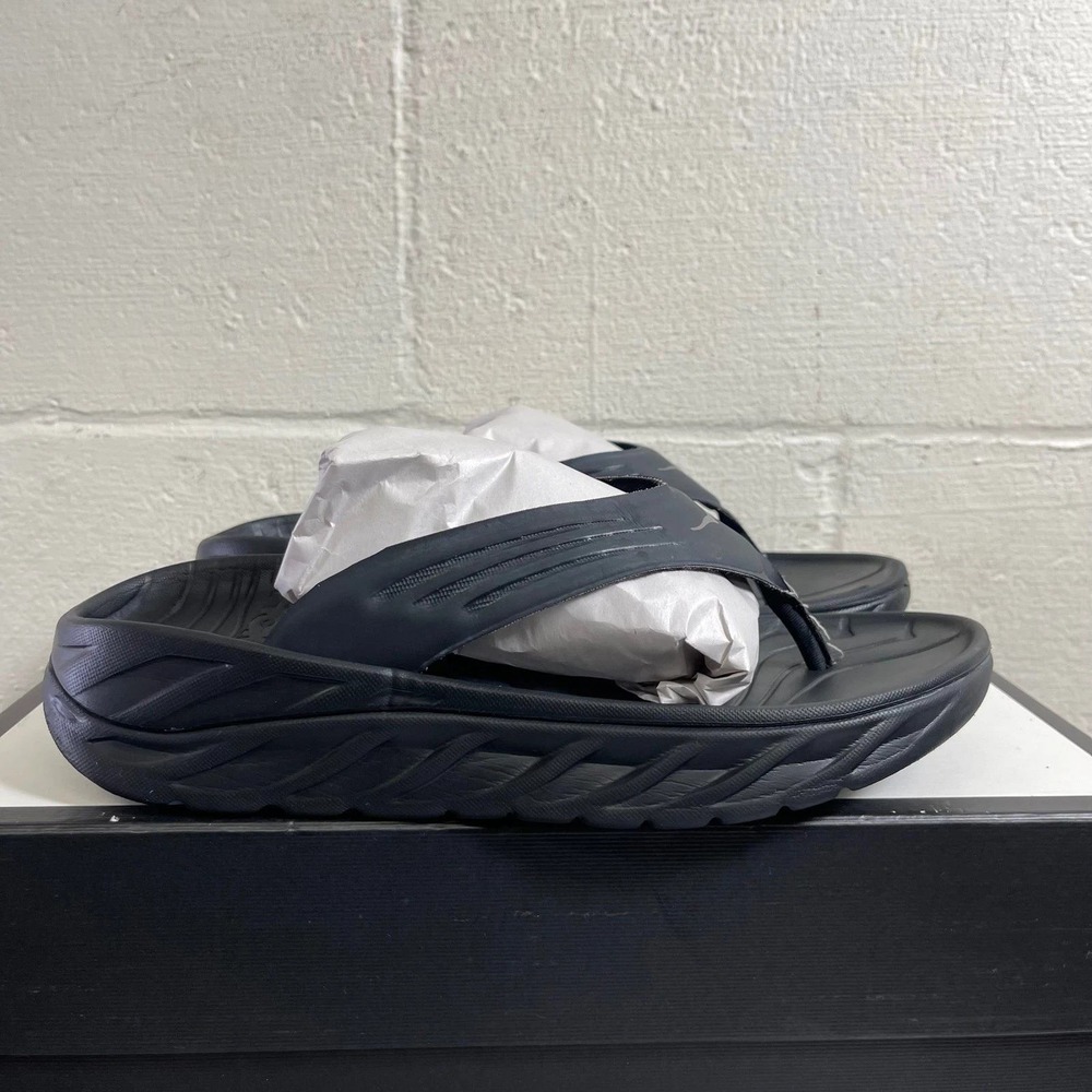 Hoka One One Ora Recovery Flip Flop Black Sandals‎ Slip On Women's 11 Men's 9